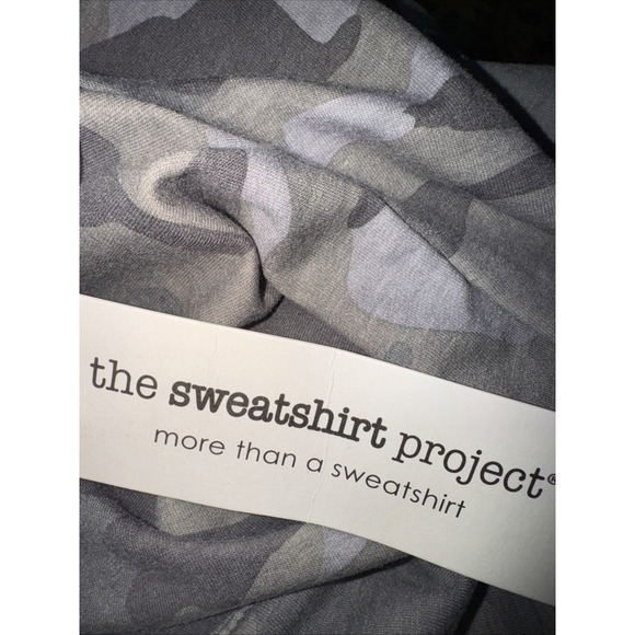 The Sweatshirt Project Top Womens XL Green Camo 3/4‎ Sleeve V Neck Lace Up NEW - Picture 8 of 10